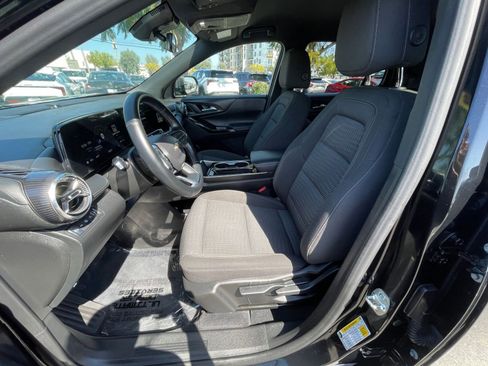 Used 2025 Chevrolet Equinox LT image 28