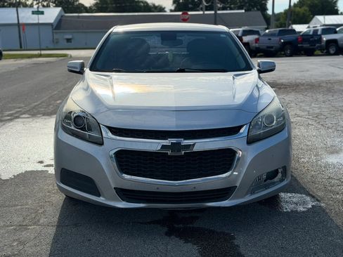 Used 2016 Chevrolet Malibu LT FWD image 2