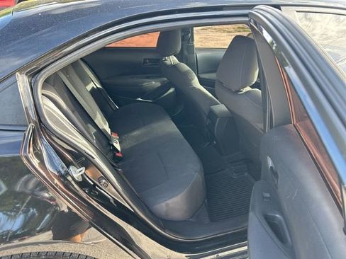 Used 2022 Toyota Corolla LE image 8