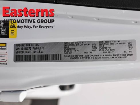 Used 2023 Jeep Wrangler Unlimited Sahara image 36