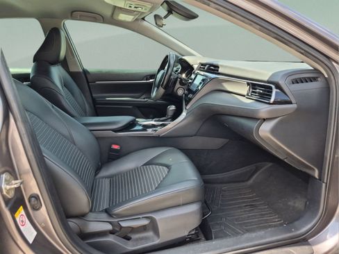 Used 2019 Toyota Camry SE FWD image 20