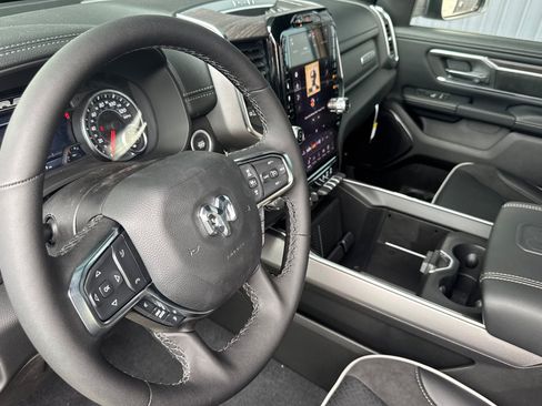New 2026 RAM 1500 Laramie AWD/4WD image 9
