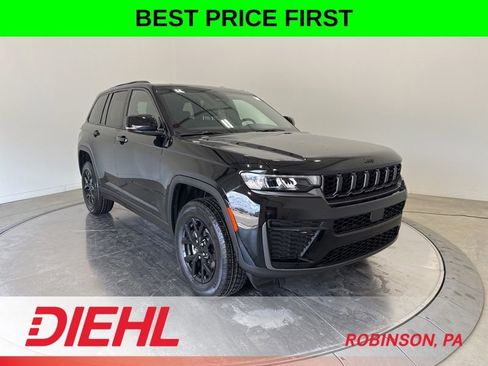 New 2026 Jeep Grand Cherokee Altitude AWD/4WD image 1