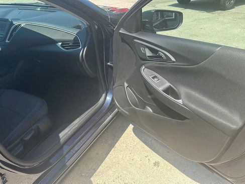 Used 2017 Chevrolet Malibu LS FWD image 17