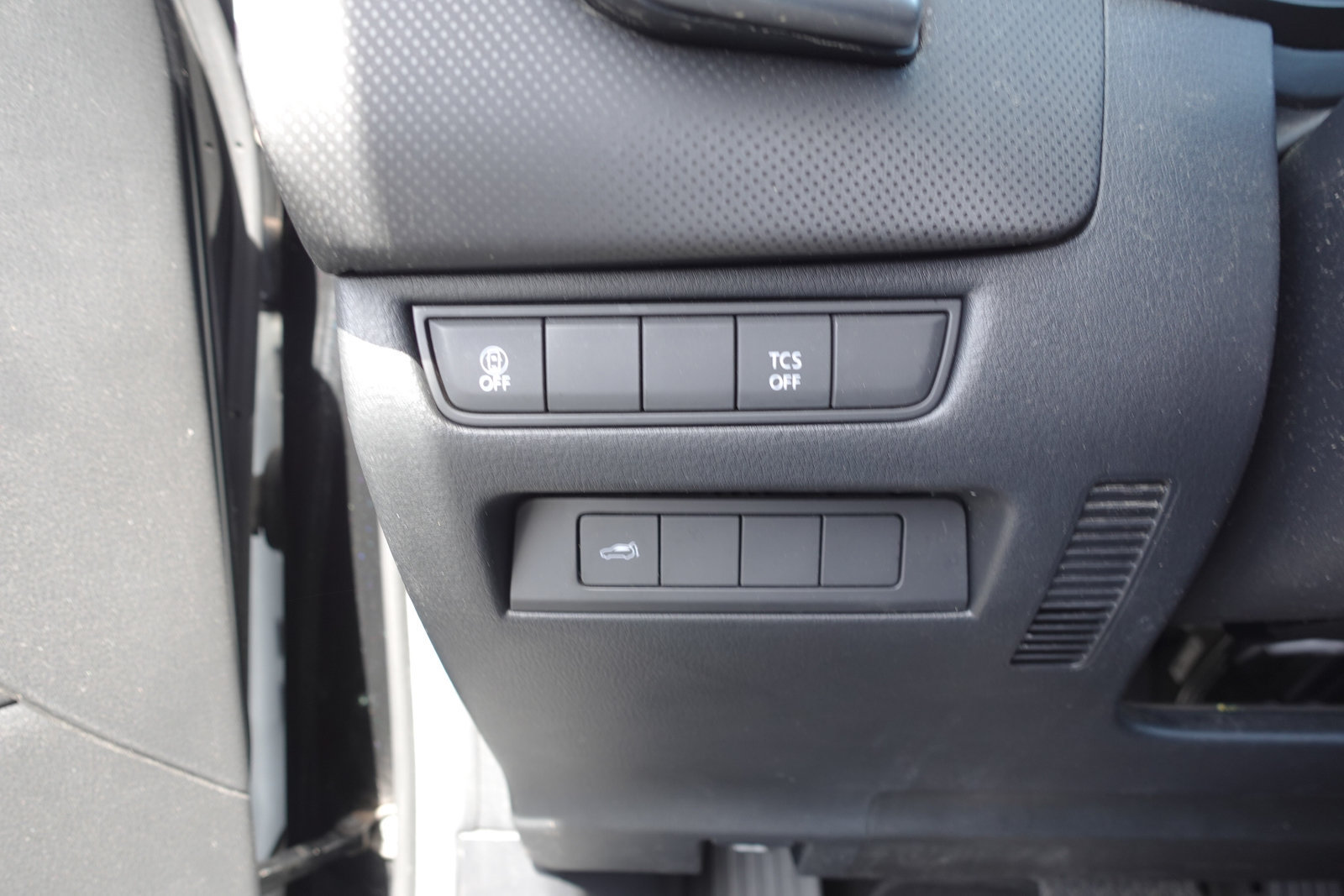 Used 2025 MAZDA CX-50 AWD 2.5 S w/ Preferred Package image 18