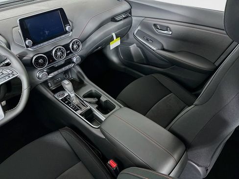 New 2025 Nissan Sentra SR image 30