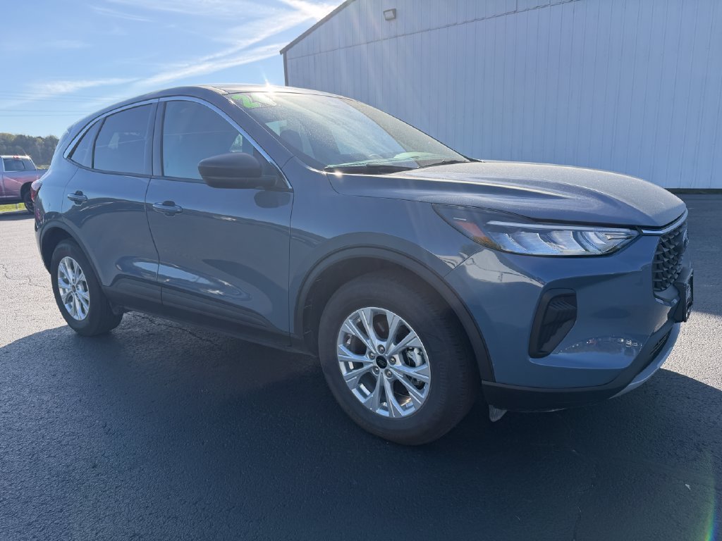 Used 2024 Ford Escape Active w/ Tech Pack #1 AWD/4WD image 3