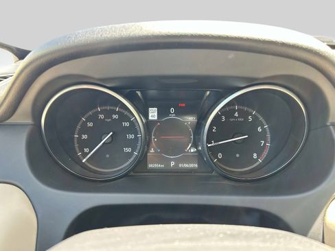 Used 2017 Land Rover Discovery Sport HSE AWD/4WD image 30