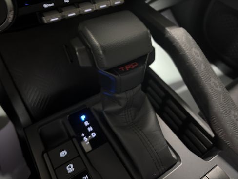 Used 2024 Toyota Tacoma TRD Off-Road image 22