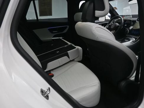 Used 2026 Mercedes-Benz GLC 300 image 28