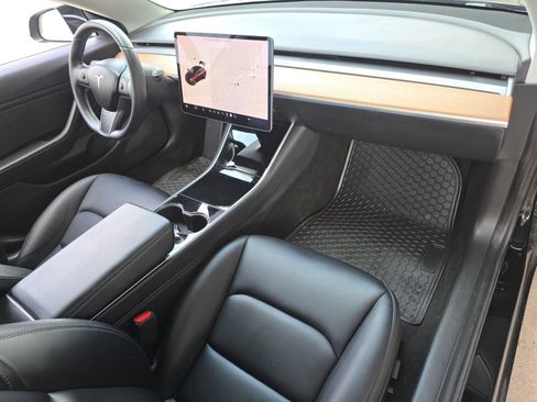 Used 2019 Tesla Model 3 Standard Range Plus RWD image 28
