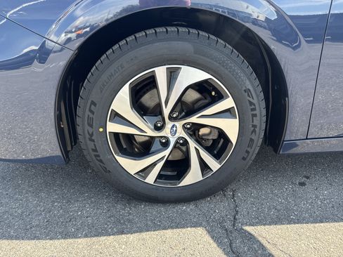 Used 2025 Subaru Legacy Premium AWD/4WD image 11