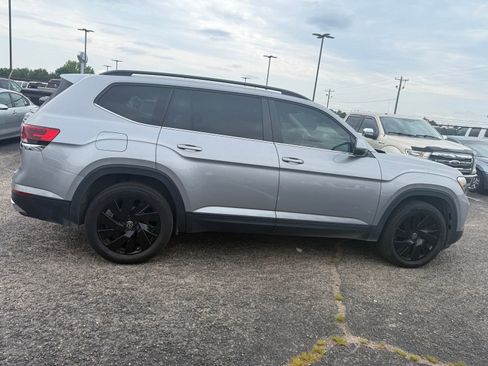 Used 2024 Volkswagen Atlas SE FWD image 8