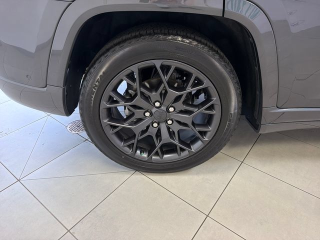 Used 2025 Jeep Grand Cherokee Summit AWD/4WD image 33