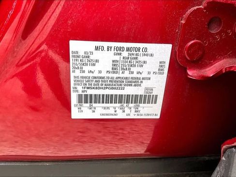 Used 2023 Ford Explorer XLT w/ Equipment Group 202A AWD/4WD image 31