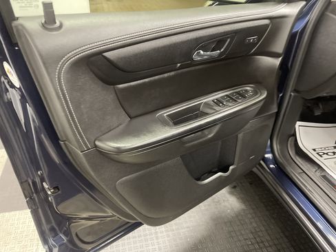 Used 2017 Chevrolet Traverse LT AWD/4WD image 10