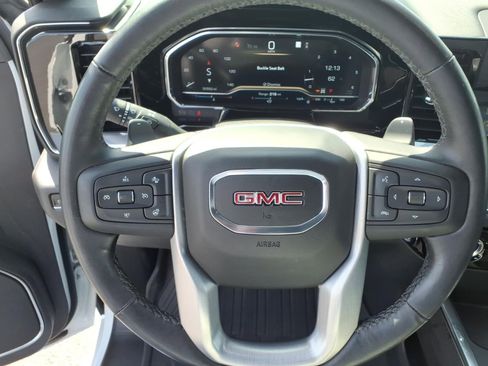 Used 2023 GMC Sierra 1500 SLT AWD/4WD image 19