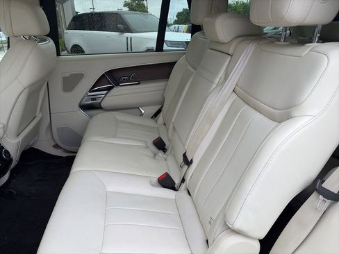 Used 2024 Land Rover Range Rover Long Wheelbase SE AWD/4WD image 17