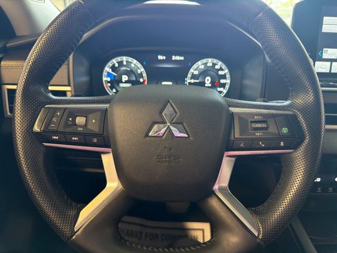 Used 2024 Mitsubishi Outlander SE FWD image 36
