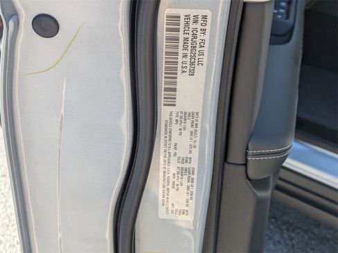 New 2025 Jeep Grand Cherokee Limited image 40