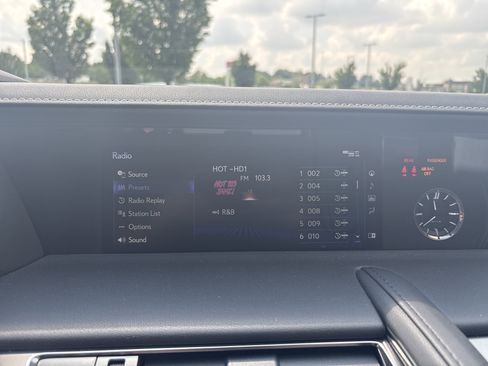 Used 2022 Lexus LC 500 Coupe w/ Sport Package RWD image 23