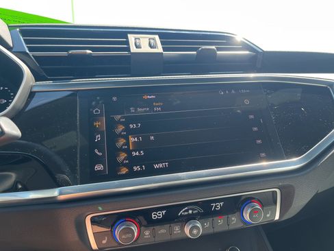 Used 2025 Audi Q3 2.0T Premium w/ Convenience Package image 24