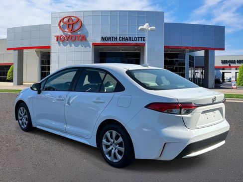 Used 2022 Toyota Corolla LE FWD image 4