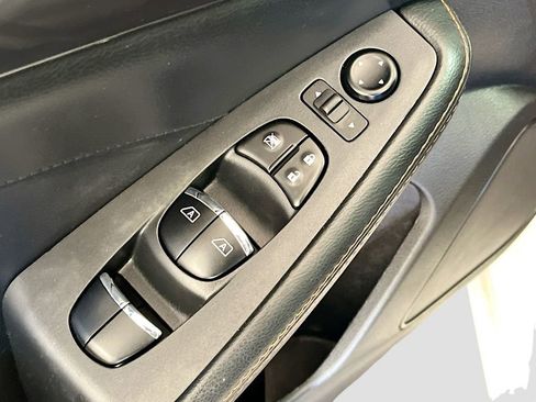 Used 2023 Nissan Maxima SR w/ Sport Mat Group FWD image 18