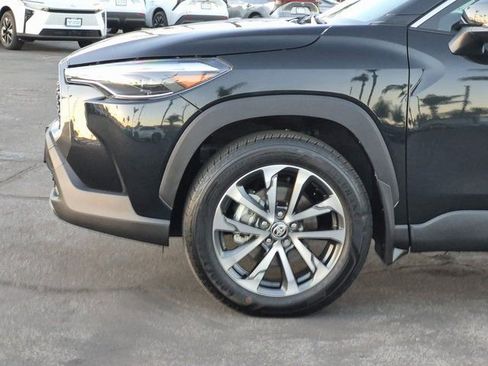 Used 2025 Toyota Corolla Cross XLE w/ Convenience Package image 24