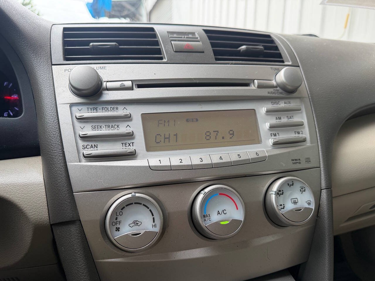 Used 2010 Toyota Camry SE FWD image 25