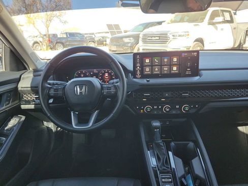 Used 2024 Honda Accord Touring image 10