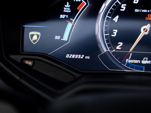 Used 2017 Lamborghini Huracan LP 580-2 RWD image 41