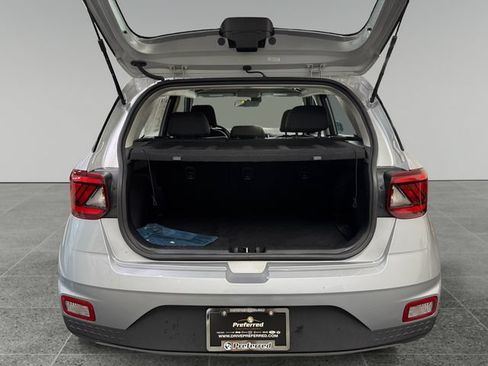 Used 2022 Hyundai Venue SE FWD image 13