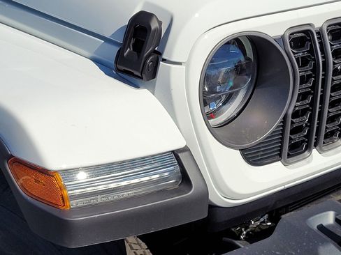 New 2026 Jeep Gladiator Sport AWD/4WD image 10