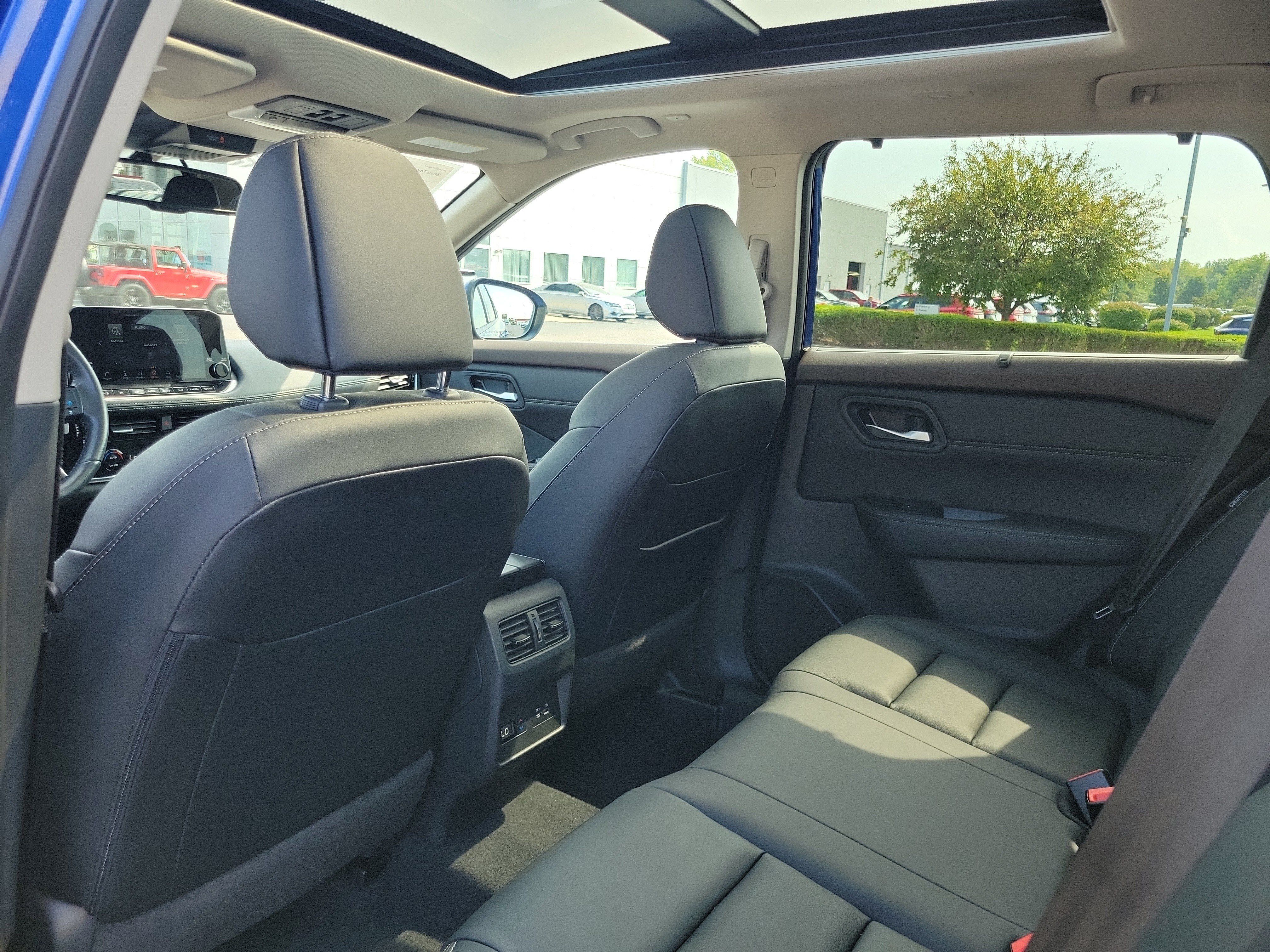Certified 2023 Nissan Rogue SL w/ SL Premium Package AWD/4WD image 14