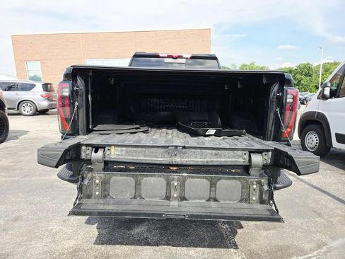 Used 2025 GMC Sierra 2500 AT4 w/ AT4 Premium Plus Package AWD/4WD image 20