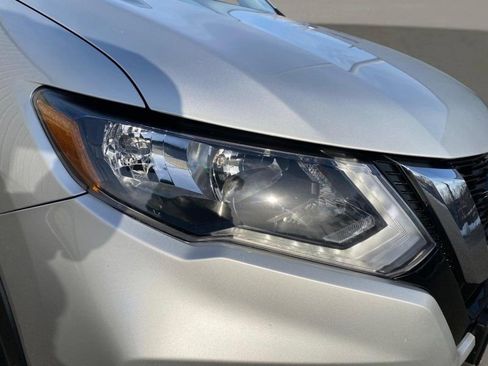 Used 2019 Nissan Rogue SV image 7