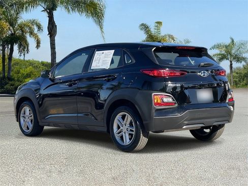 Used 2021 Hyundai Kona SE image 2