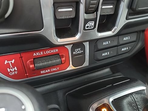 Used 2024 Jeep Wrangler Unlimited Sport AWD/4WD image 59