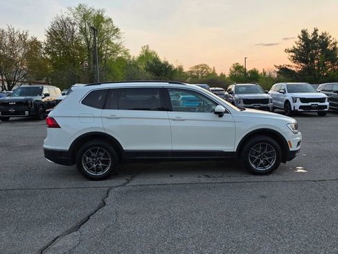 Used 2021 Volkswagen Tiguan SE AWD/4WD image 9