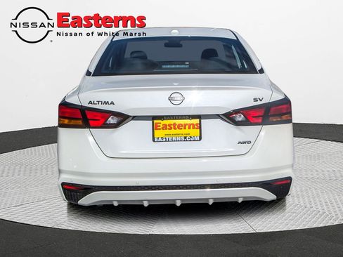 Used 2024 Nissan Altima 2.5 SV AWD/4WD image 6