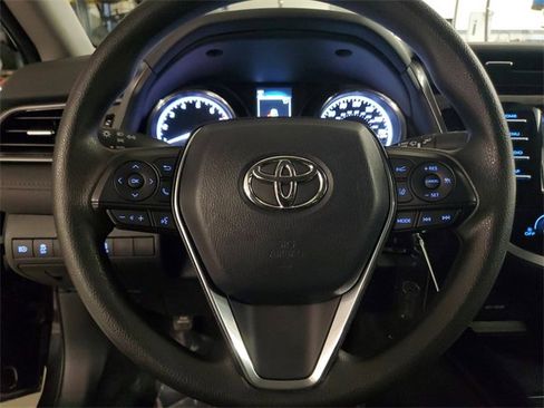 Used 2019 Toyota Camry LE image 20