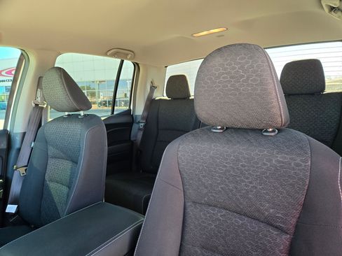 Used 2025 Honda Ridgeline Sport image 14
