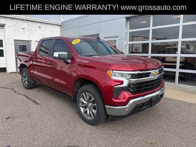 Used 2022 Chevrolet Silverado 1500 LT w/ Leather Package AWD/4WD image 2
