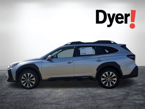 Used 2023 Subaru Outback Touring XT w/ Tech Package 3 AWD/4WD image 9