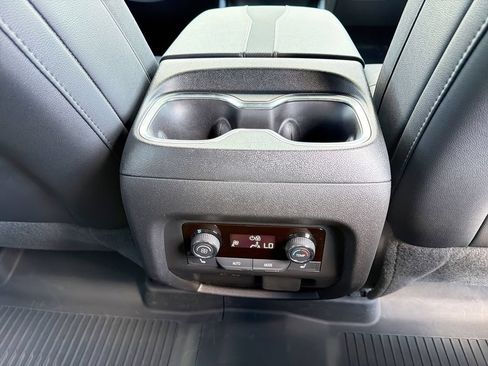 Used 2025 Chevrolet Traverse RS w/ LPO, Floor Liner Package FWD image 18