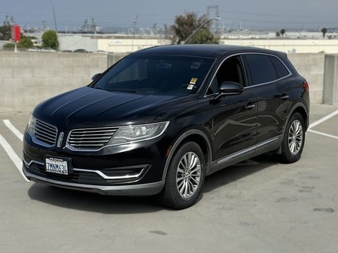 Used 2016 Lincoln MKX Select image 10