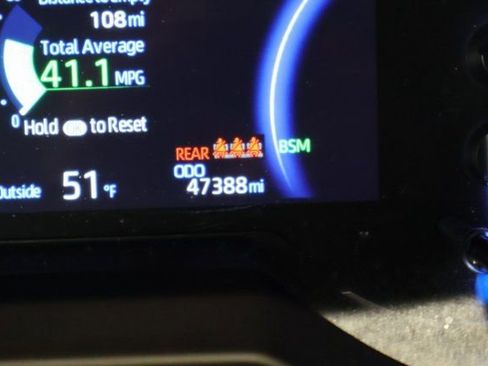 Certified 2023 Toyota RAV4 SE image 28