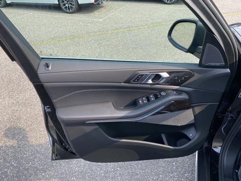 New 2026 BMW X5 xDrive50e image 12