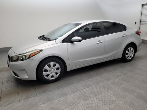 Used 2018 Kia Forte LX FWD image 2